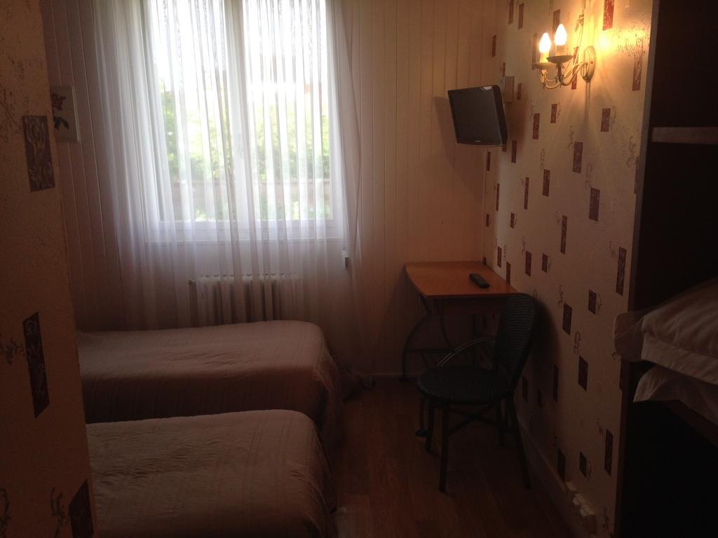Arcantis Hotel La Residence Cergy Chambre photo