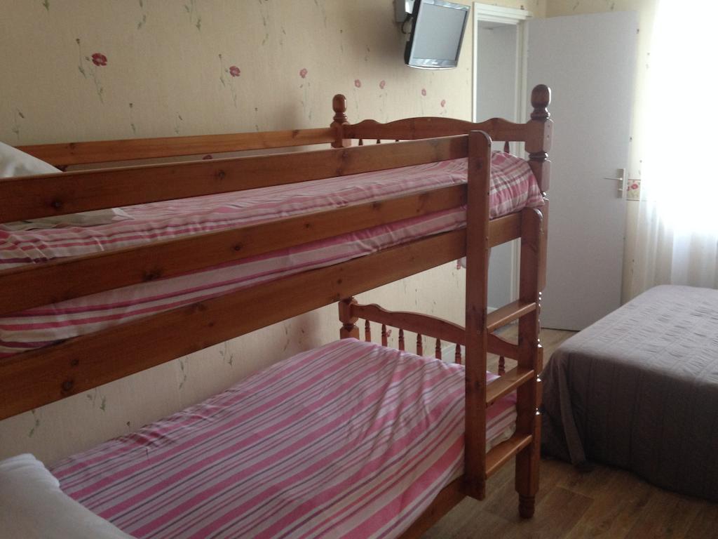 Arcantis Hotel La Residence Cergy Chambre photo