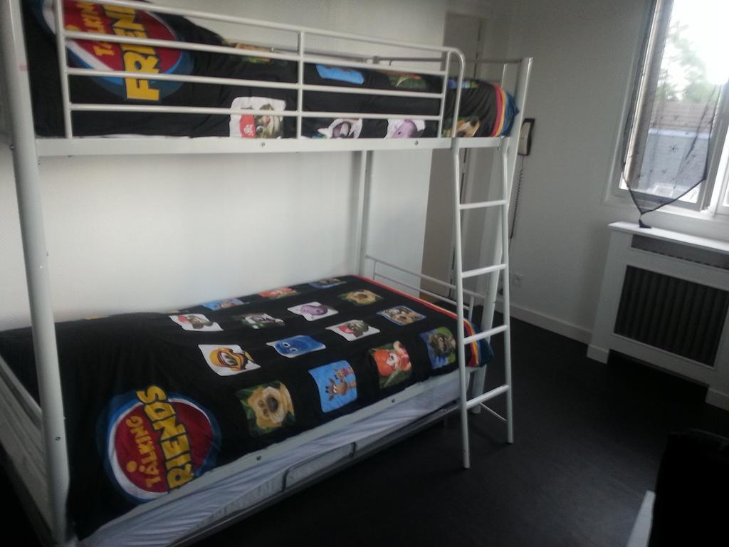 Arcantis Hotel La Residence Cergy Chambre photo