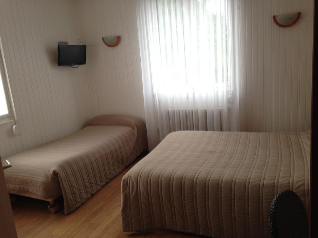 Arcantis Hotel La Residence Cergy Chambre photo